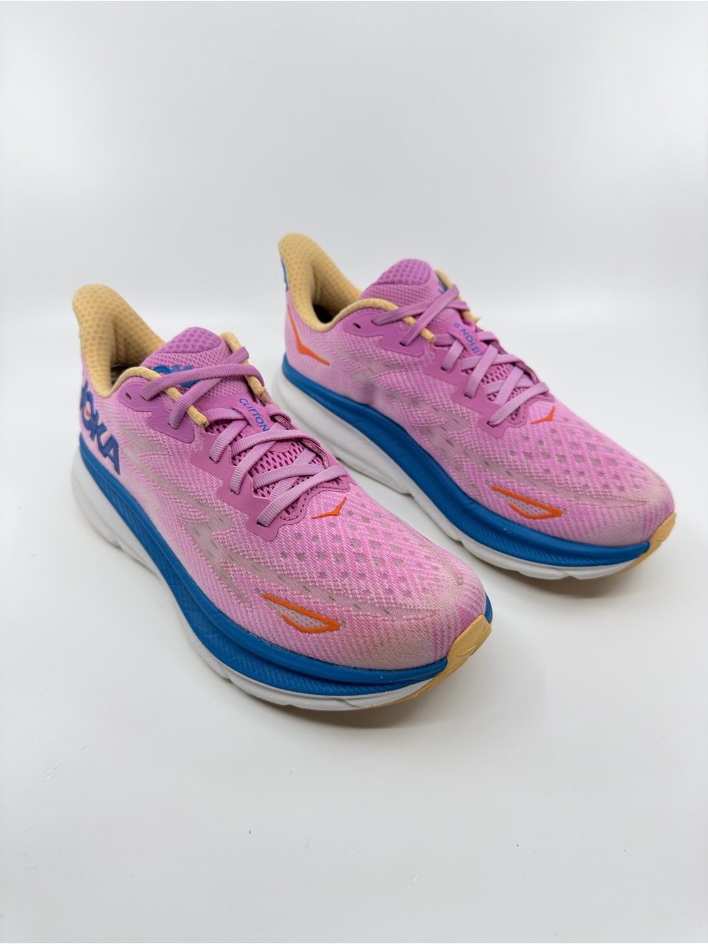 Hoka Women’s Clifton 9 in the Cyclamen/Sweet Lilac colorway, SZ 8.5